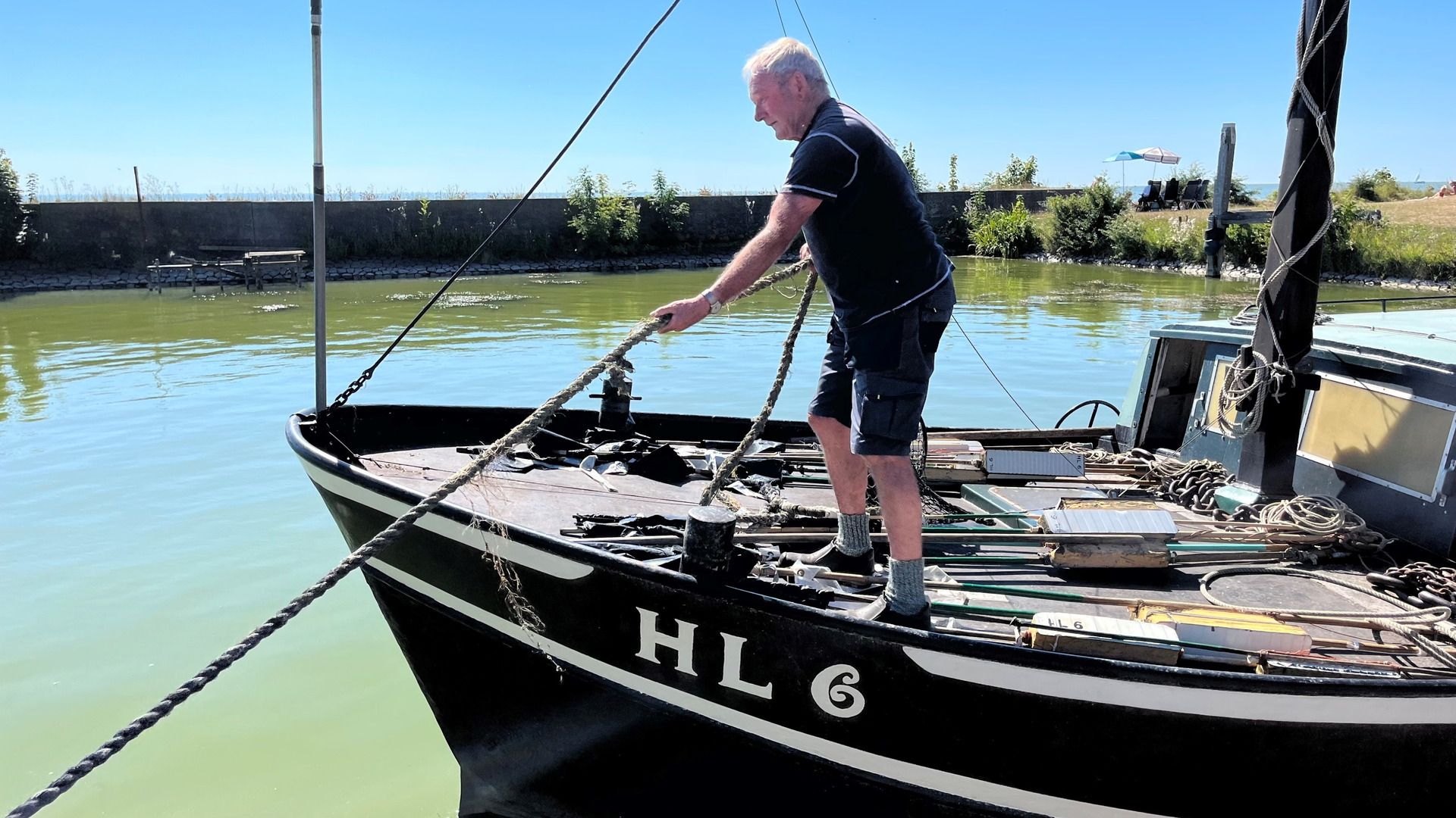 Jan de Vries vist nog vanuit Laaxum