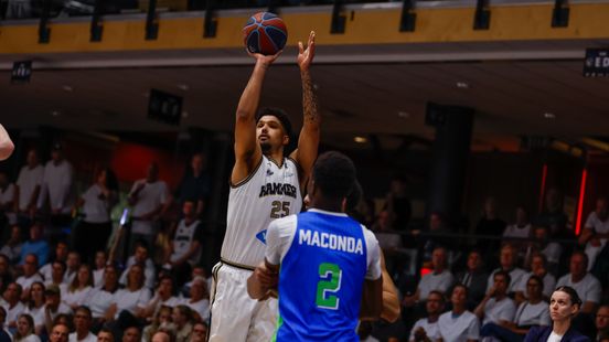Landstede Hammers op matchpoint in finalereeks na klinkende zege in Leiden Home