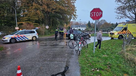 Scholieren gewond na aanrijding • pizzabezorger aangereden. Scholieren gewond na aanrijding • pizzabezorger aangereden.