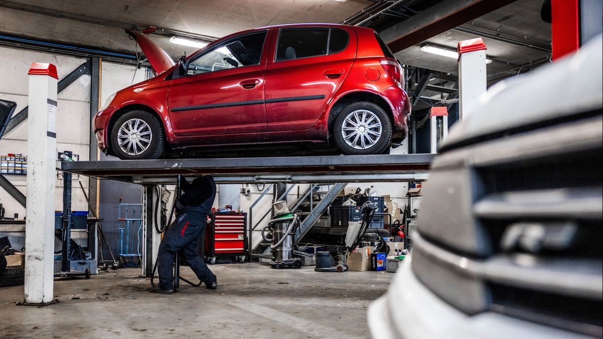 Garagebedrijf wordt weggestuurd en kan geen nieuwe plek vinden, onderneming gaat failliet