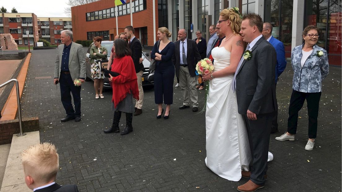 Het kersverse bruidspaar Erik en Nadine Drenth