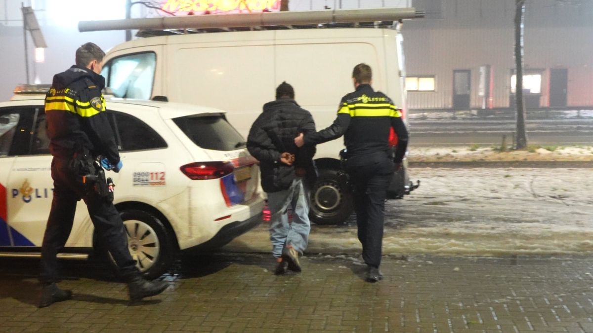 112-nieuws: Auto te water vanaf N33 bij Appingedam • Meerdere ongelukken op A7 bij Hoogezand