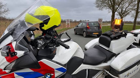 112 Nieuws: Automobiliste gewond bij kop-staartbotsing op N35 | Zwollenaar aangehouden voor steekpartij Groningen. 112 Nieuws: Automobiliste gewond bij kop-staartbotsing op N35 | Zwollenaar aangehouden voor steekpartij Groningen.