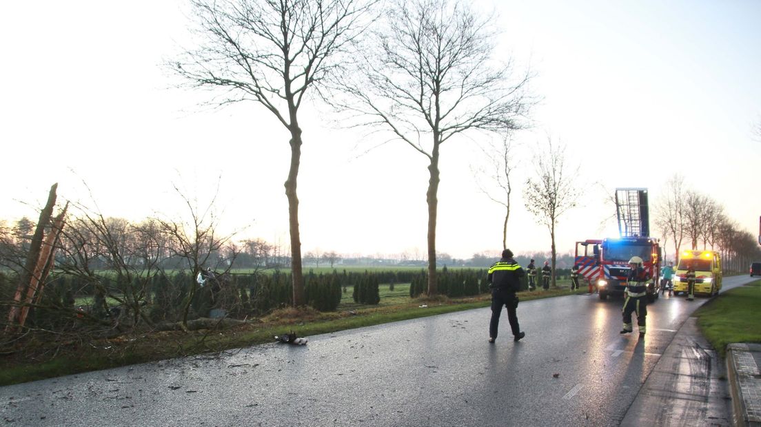 De boom sneuvelde door de klap