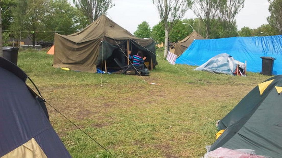 Asielzoekers in tentenkamp