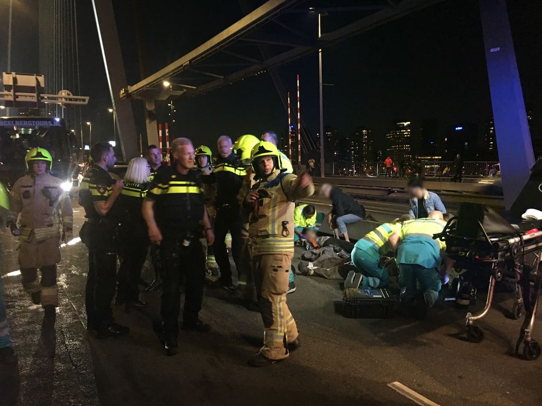 Vier gewonden bij verkeersongeluk op Erasmusbrug