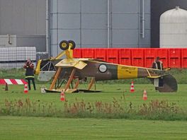 Oldtimer vliegtuig crasht op vliegveld Hoogeveen