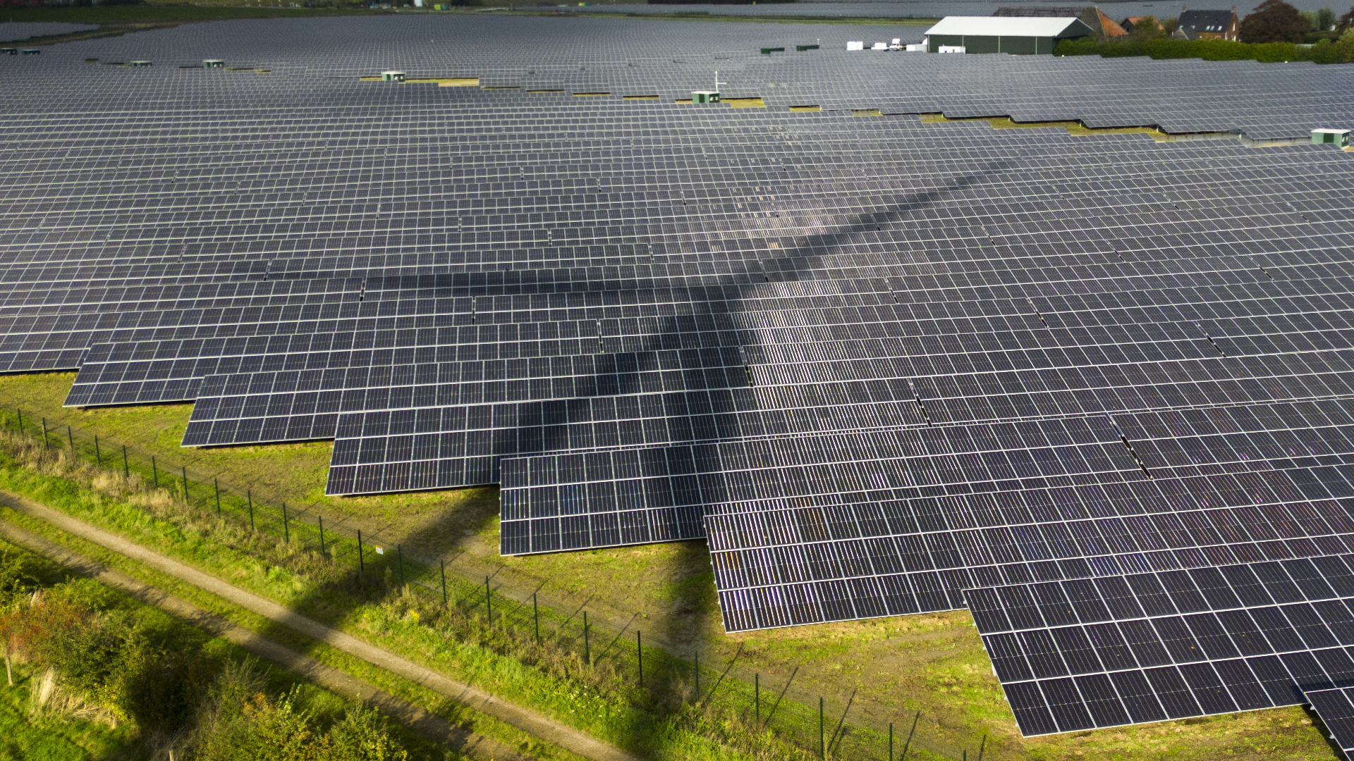 Woerden overweegt zonnepanelen in polder Reijerscop