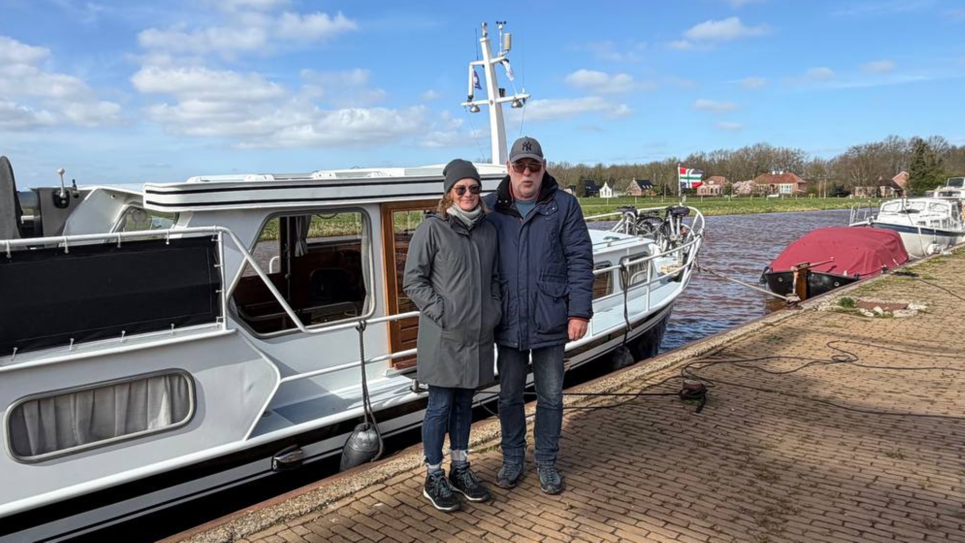 Duits echtpaar dagenlang vast op scheepswerf Woudbloem door gesloten sluizen