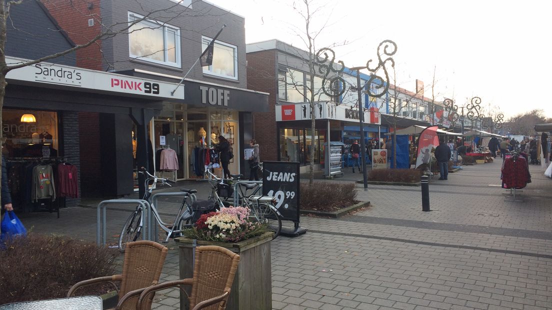 Klazienaveen heeft relatief veel eigen winkels en weinig ketens. (Rechten: Serge Vinkenvleugel / RTV Drenthe)