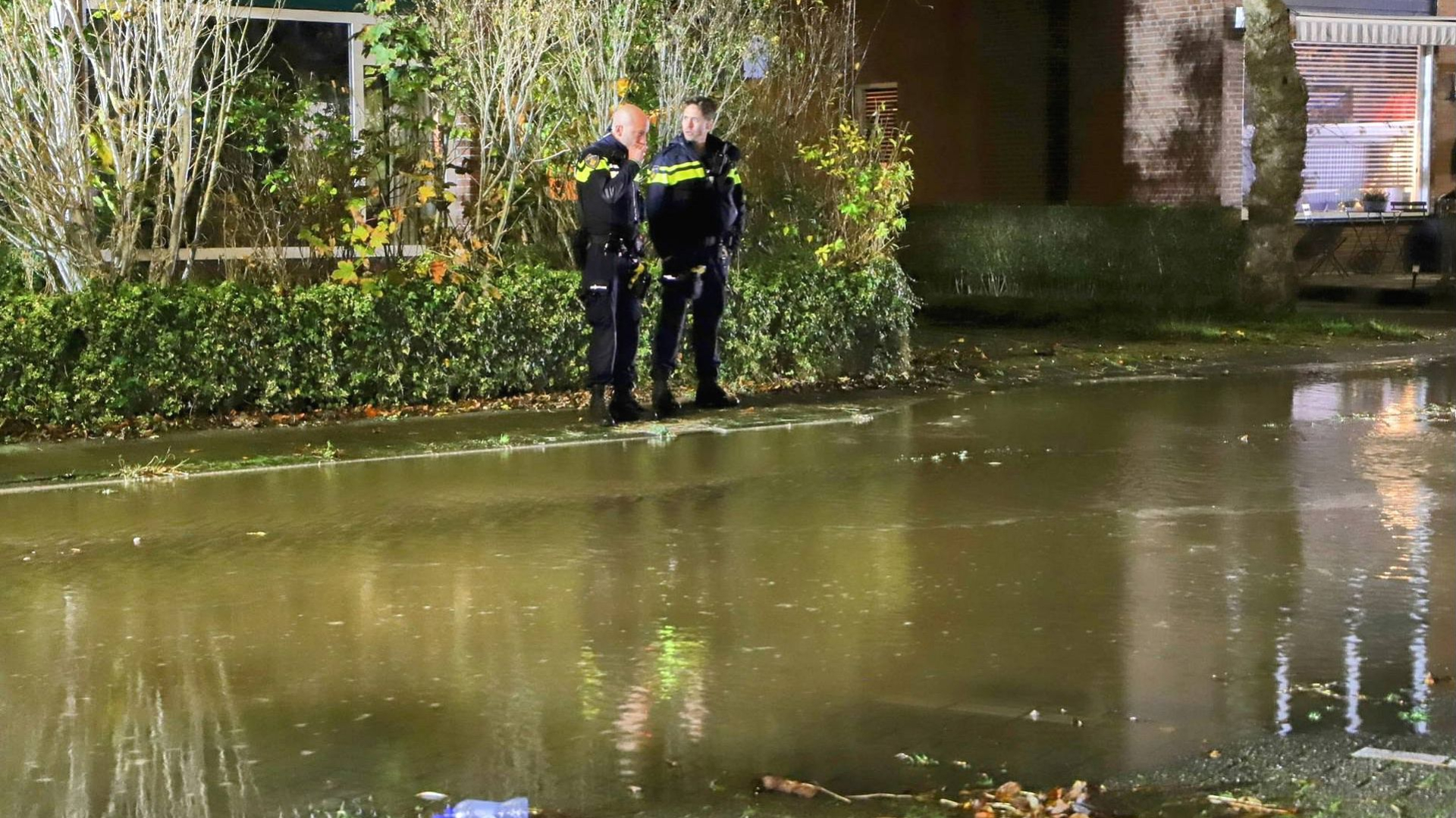 Schoorsteenbrand eindigt in waterballet