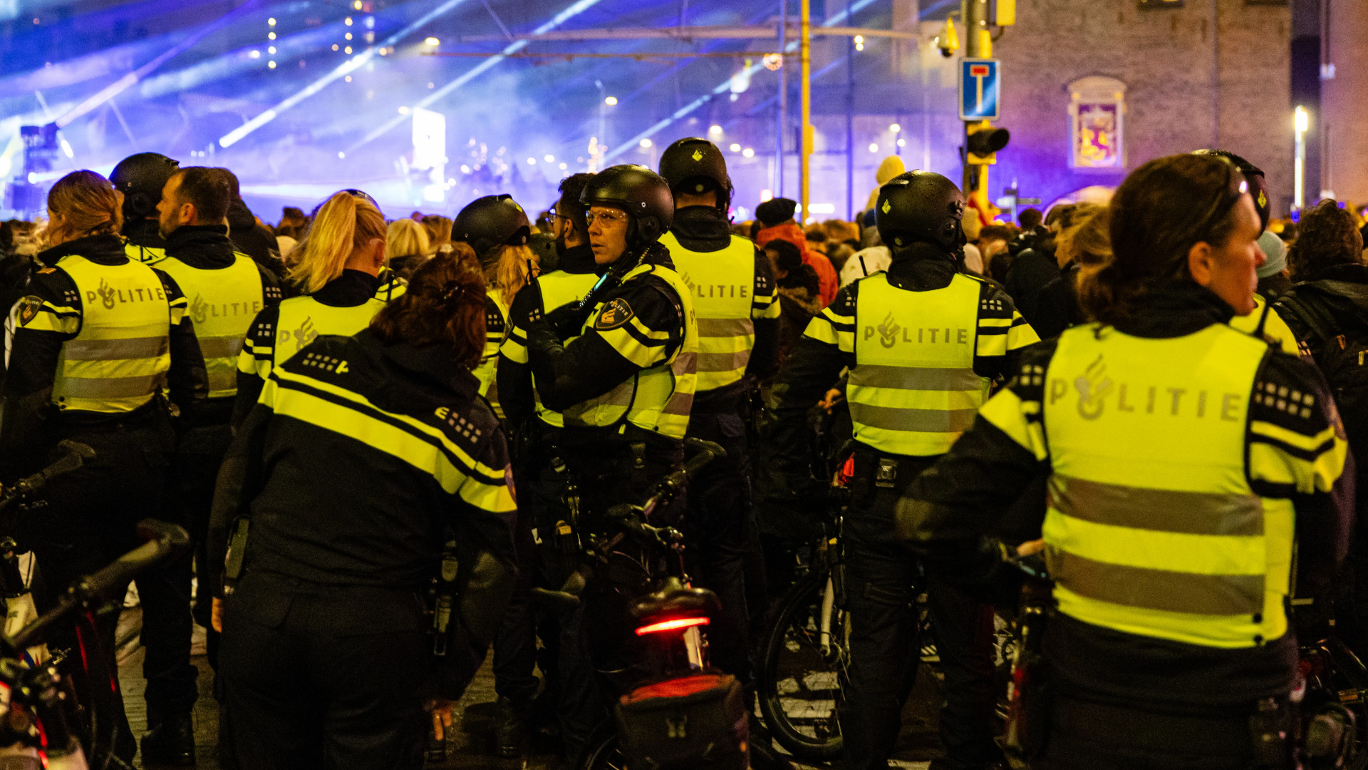 Meerdere politieagenten gewond geraakt tijdens Oud en Nieuw 'Een