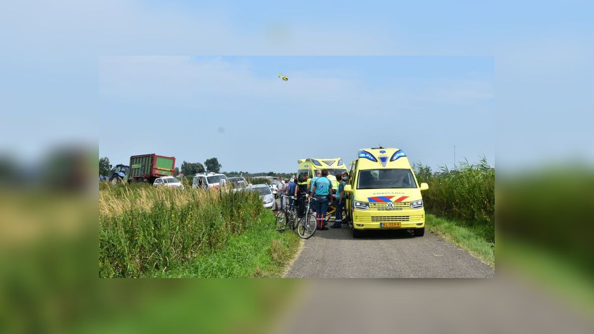 Fietser ernstig gewond na aanrijding met tractor in Nijetrijne