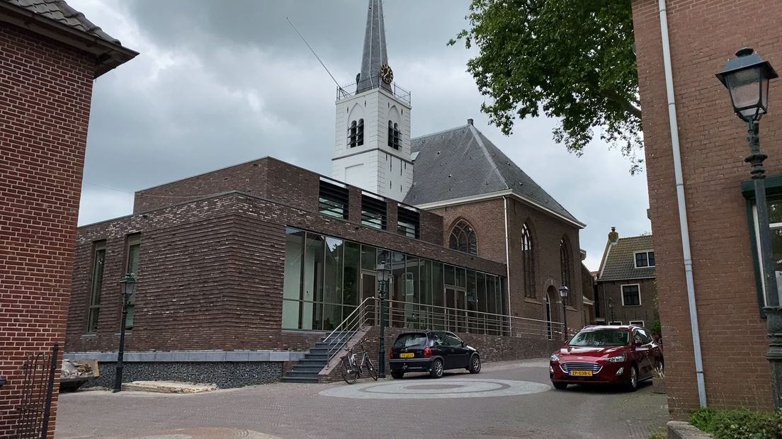 De uitbreiding van het kerkgebouw van de Hervormde Gemeente Meerkerk is klaar.