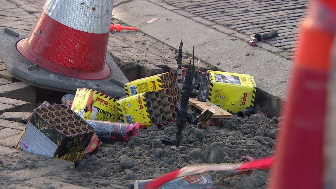 Dronken man steekt zwaar vuurwerk af met kinderen