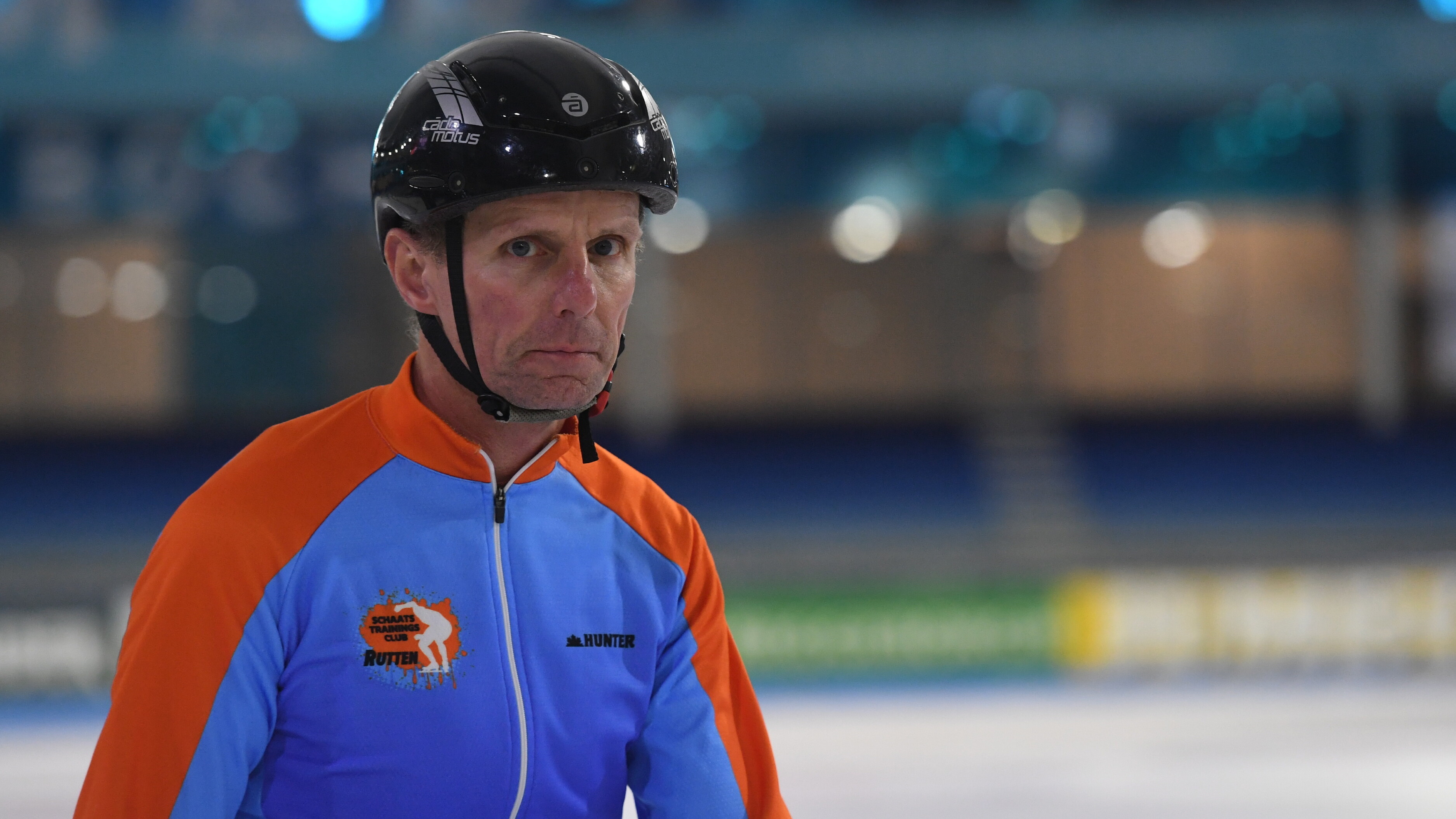 Helmplicht siet deroan te kommen yn Thialf: 'Makket it riden wol djoerder'