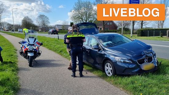 Gewonde na kopstaartaanrijding • auto botst op lantaarnpaal. Gewonde na kopstaartaanrijding • auto botst op lantaarnpaal.