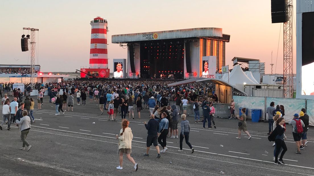 Eerste avond Concert at Sea: BLØF benoemd tot Zeeuwse ereburger en Racoon rockt tot zonsondergang