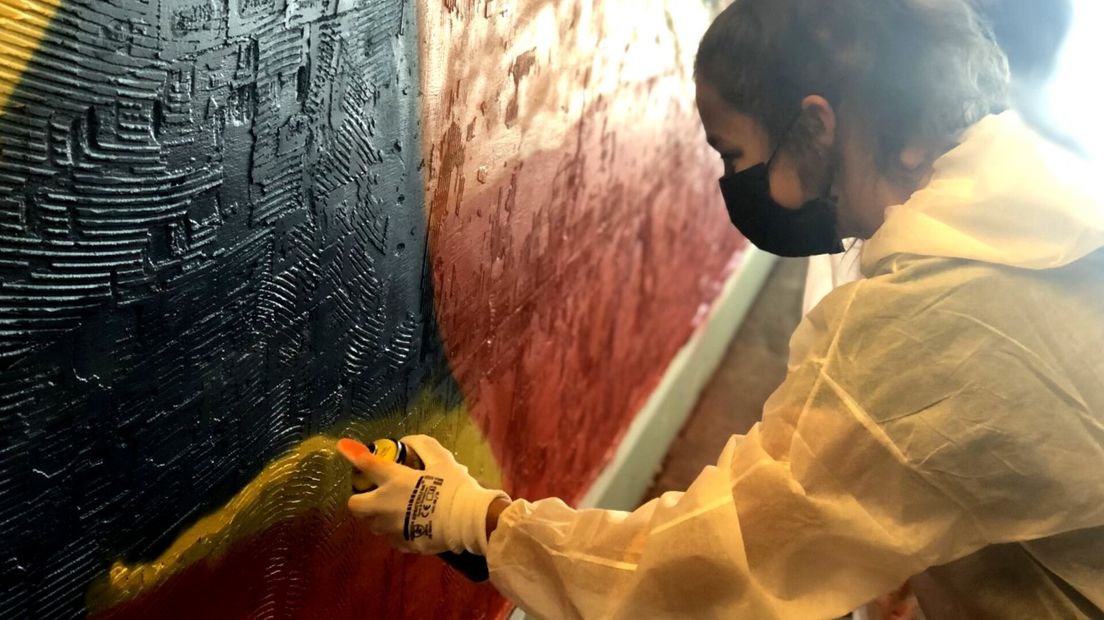 Kinderen pimpen Middelburgse tunneltjes met graffiti.