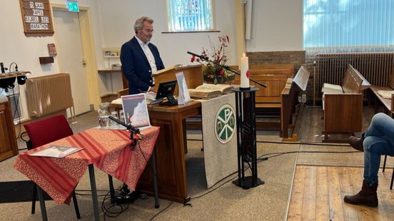Maken ze de 75 uur vol? In Hulshorst wordt dag en nacht live uit de bijbel gelezen