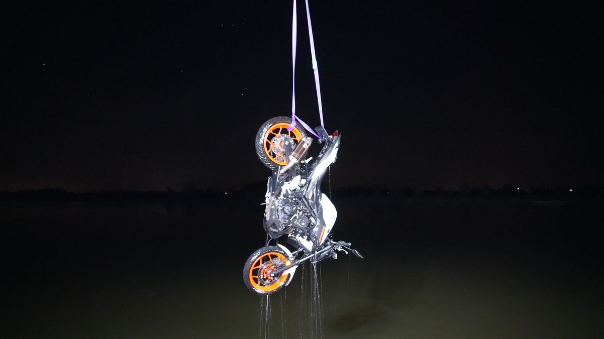 112 Nieuws: Gewonde bij aanrijding in Mander | Auto op zijn kant in Almelo