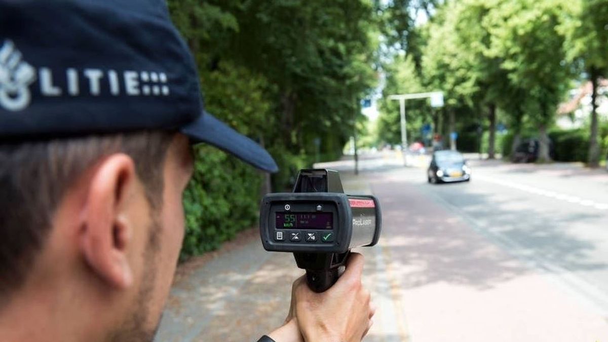 Beginnend bestuurder rijdt 97 km/u te hard - Omroep Gelderland