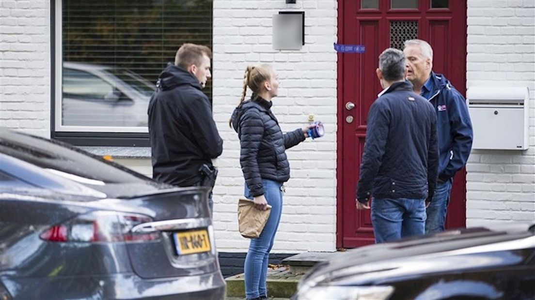 Duitse politieagenten hebben de deur van het huis van advocaat Philippe Schol verzegeld