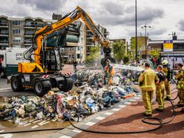 Stationsplein Coevorden vol afval na brand in vuilniswagen