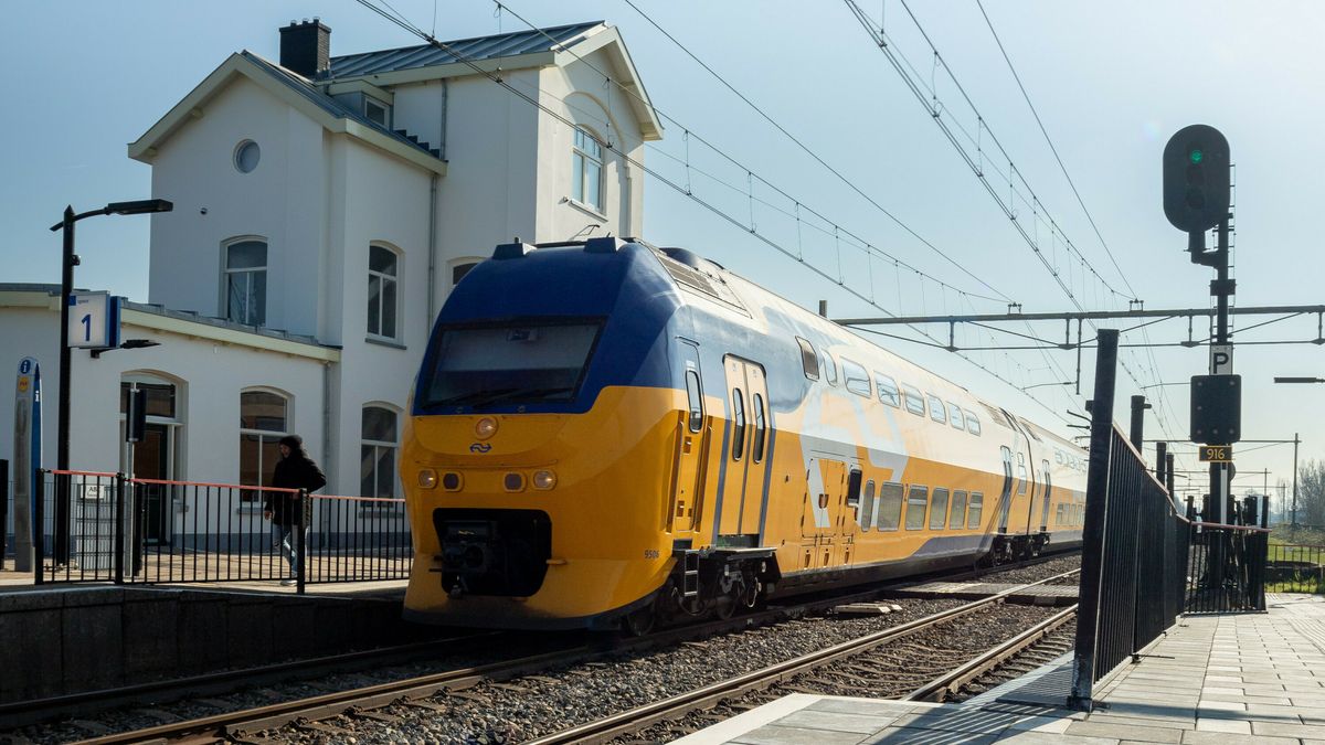 Tot morgenmiddag geen treinen tussen Roosendaal en Vlissingen door defecte spoorbrug