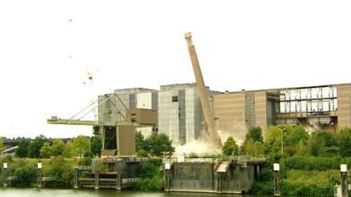 Laatste schoorsteen Maascentrale opgeblazen