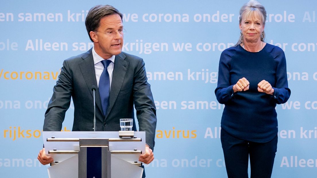 Premier Rutte tijdens de persconferentie