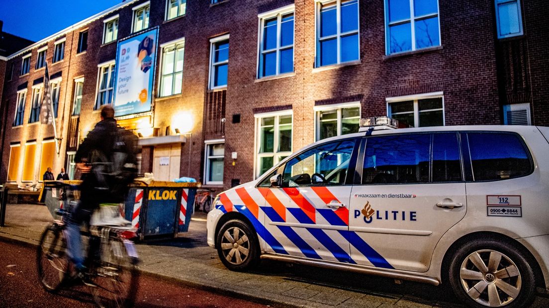 Het Design College in Rotterdam, een dag nadat er een 16-jarige meisje werd doodgeschoten.