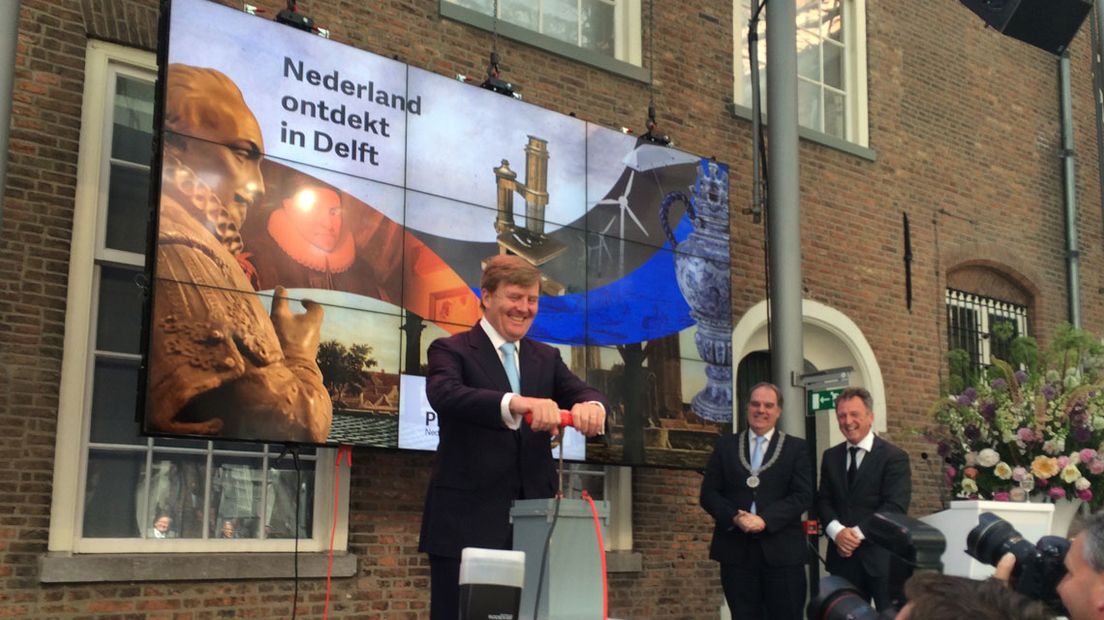 Koning Willem-Alexander opent Museum Prinsenhof