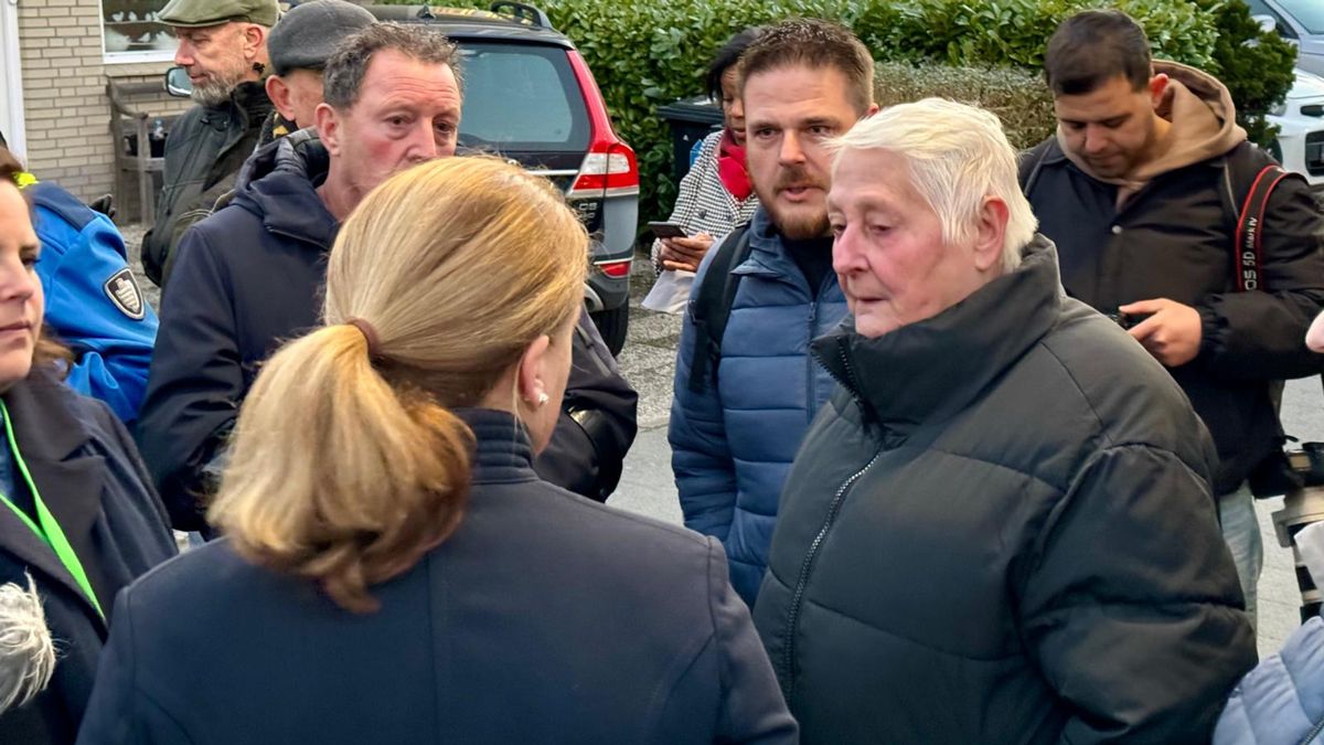 Emoties en tranen tijdens tweede bezoek van burgemeester Schouten aan IJsselmonde