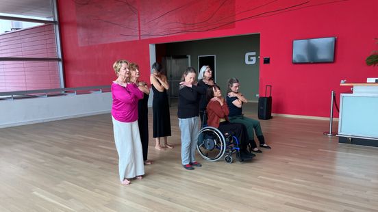 Bij deze dansschool zijn mensen met Parkinson, MS en reuma van harte welkom