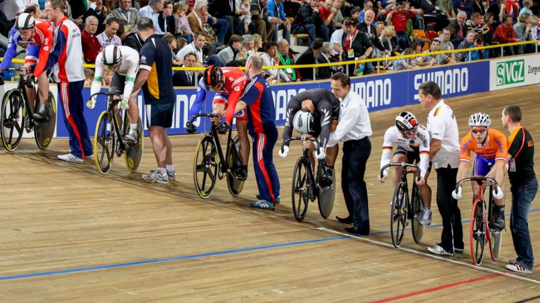 Sfeerfoto van de WK baanwielrennen 2011 in Omnisport Apeldoorn  ©Geebeefoto.nl