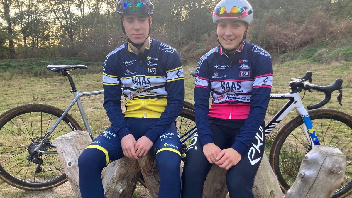 Luca en Elena rijden de Vestingcross in hun achtertuin