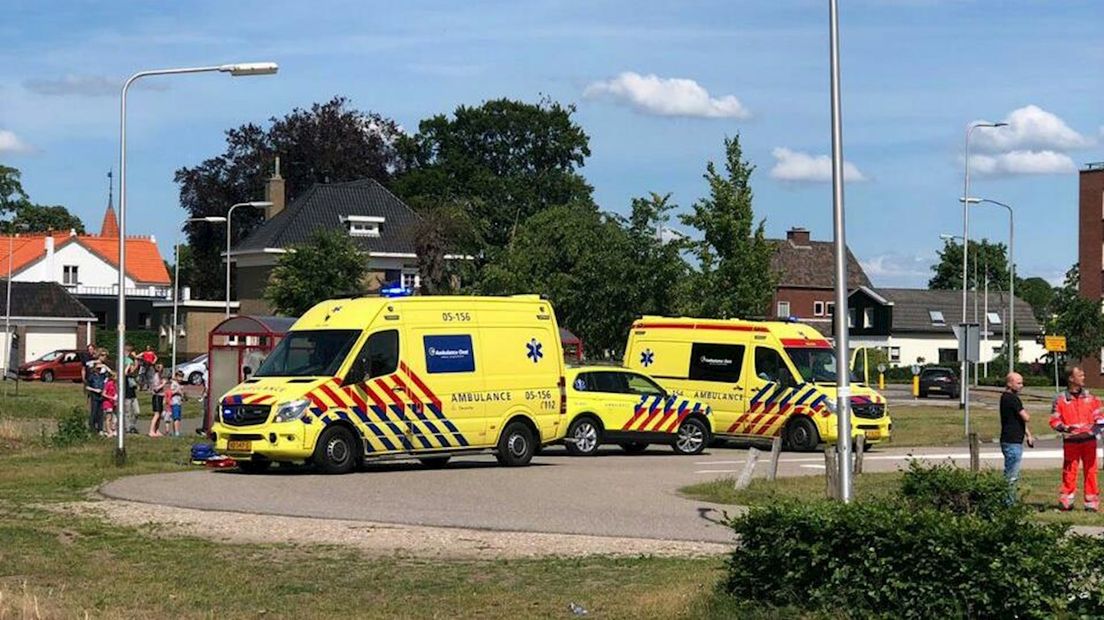 De ambulances staan ook in Wierden voor het rendez-vous moment