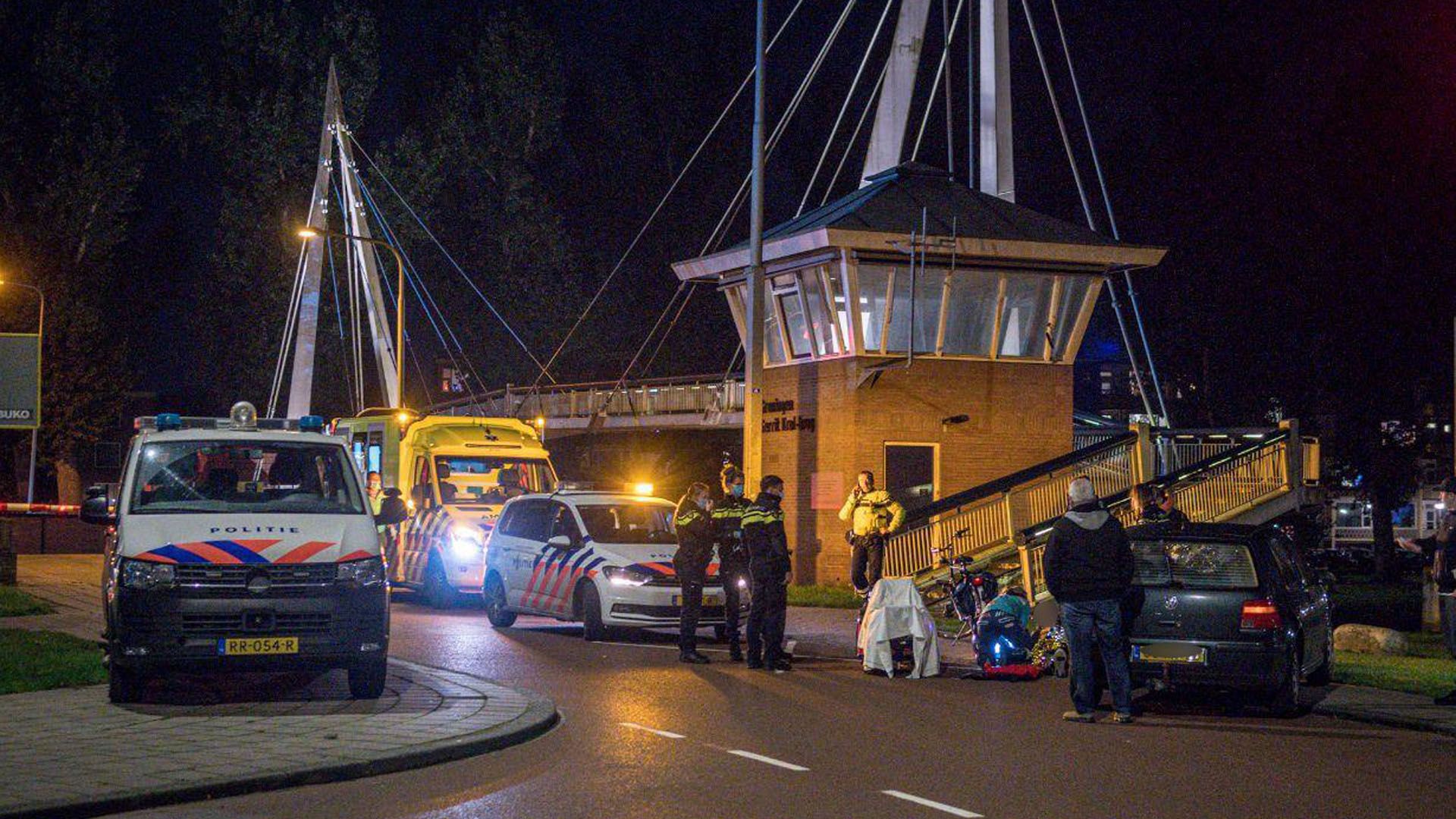 Auto En Fietser Botsen Bij Gerrit Krolbrug In Stad - RTV Noord