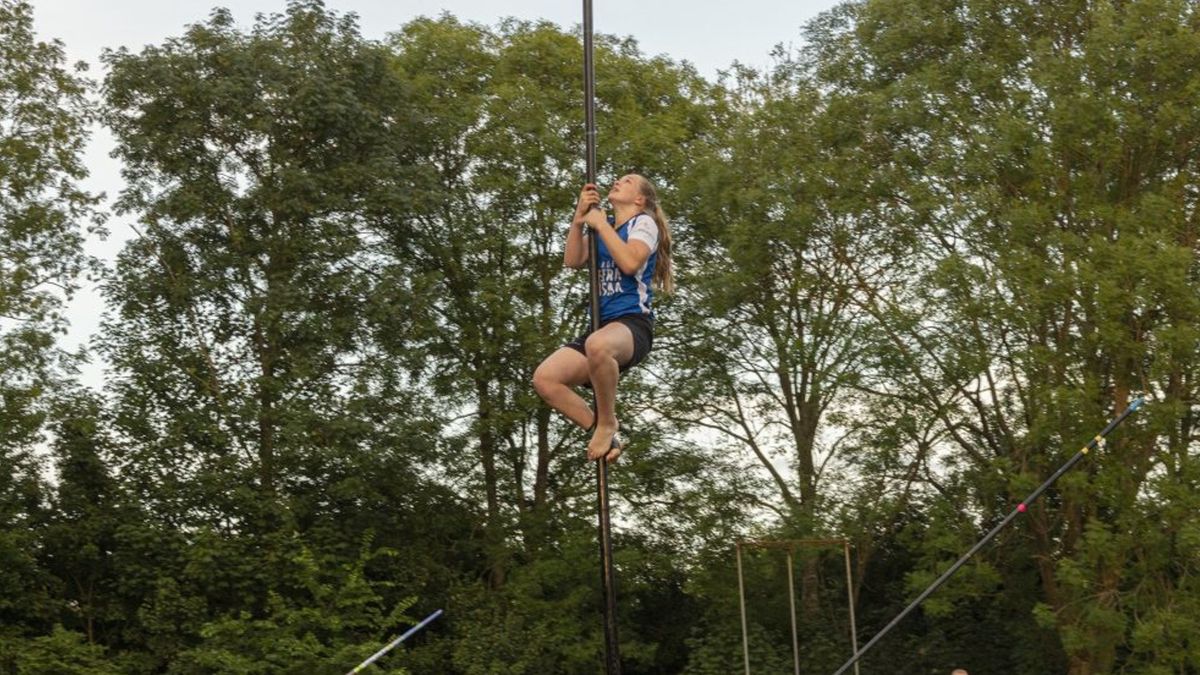 Grijpskerk staat zaterdag bol van het fierljeppen: 'Onze Femke is een topper'