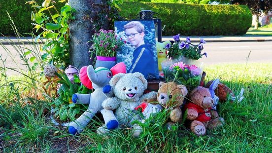 Ook landelijke VVD wil verbod op klaphamer na dodelijk ongeluk met Bram. Ook landelijke VVD wil verbod op klaphamer na dodelijk ongeluk met Bram.