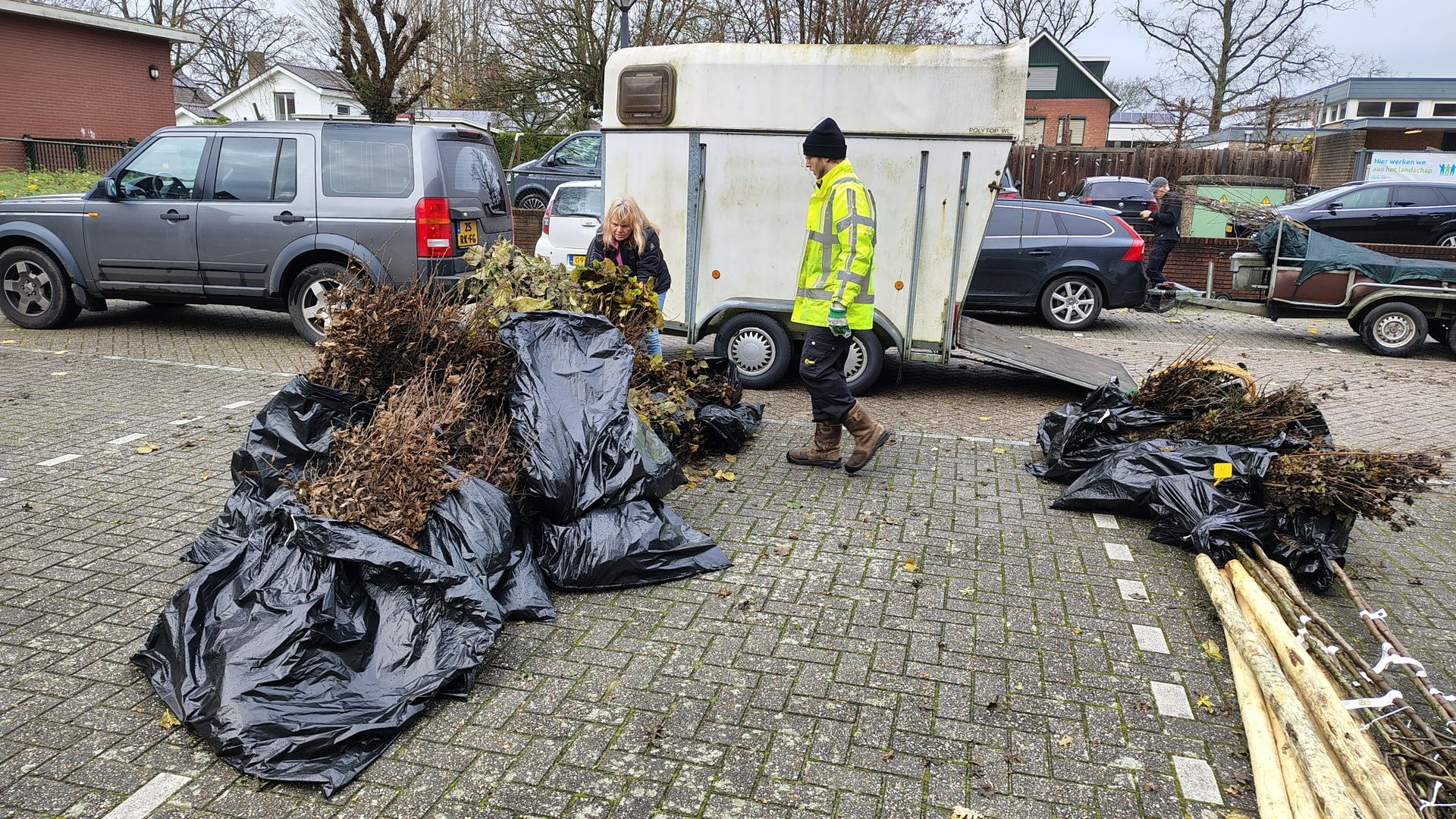 Beplanting ophalen in Lichtenvoorde.