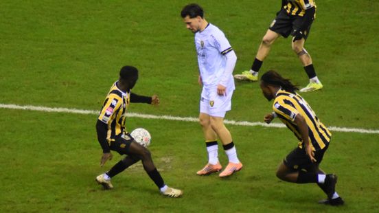 Zwaarbevochten gelijkspel Vitesse thuis tegen VVV