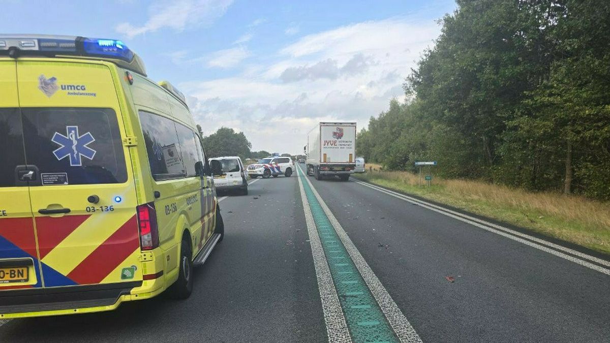 N34 bij Gieten weer open na ongeluk met meerdere auto's