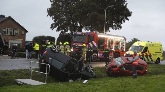 Moeder en kind gewond bij ongeluk. Moeder en kind gewond bij ongeluk.
