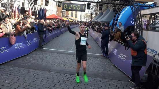 Volg hier alles over de Stevensloop: Frank Futselaar verbetert parcoursrecord