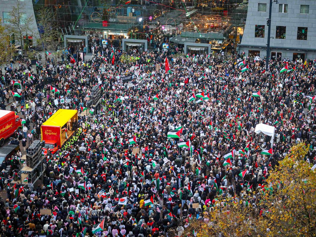 Demonstranten bij de protestmars 'Rotterdam voor Gaza'