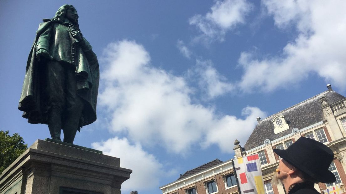 Het standbeeld voor Johan de Witt werd opnieuw onthuld 