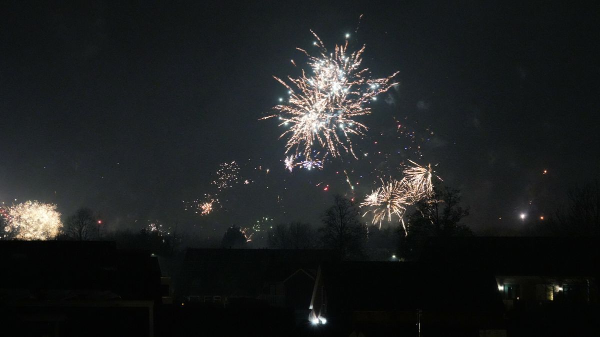Oudejaarsdag in Drenthe: Knallend met carbid het jaar uit