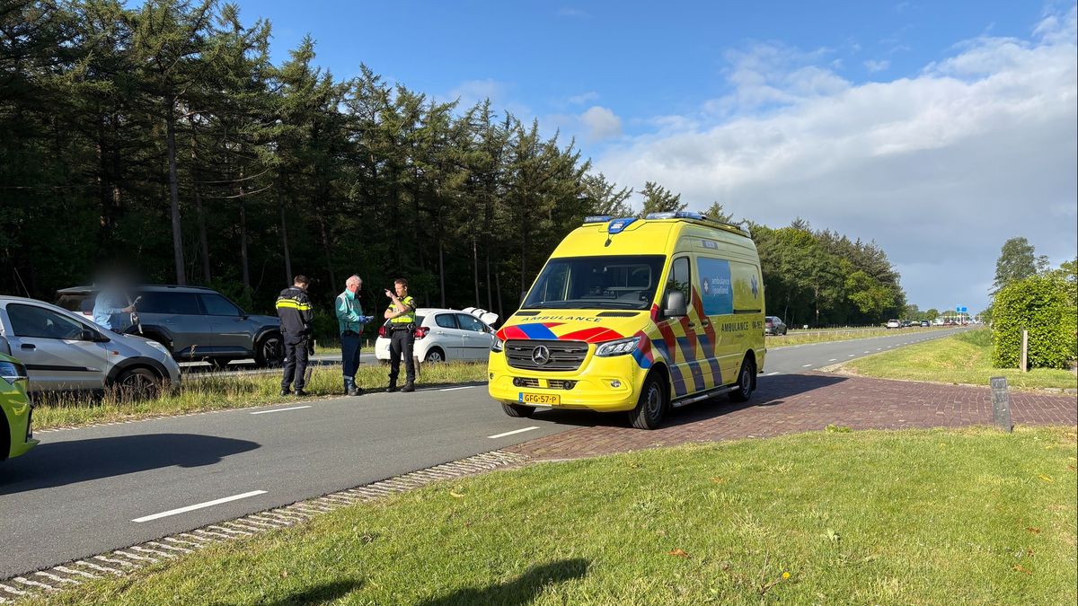 112 Nieuws: Persoon gewond bij aanrijding N340 bij Dalfsen | Meerdere gewonden bij grote kettingbots
